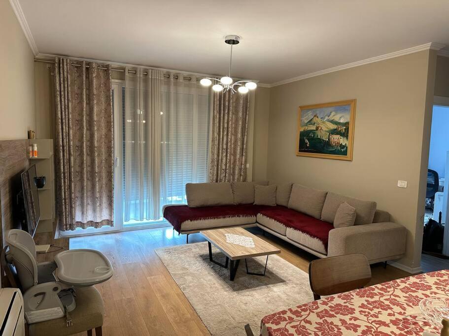 Family Friendly 2 Bedroom Apartment Eden Gardens Tirana City Center Exterior foto