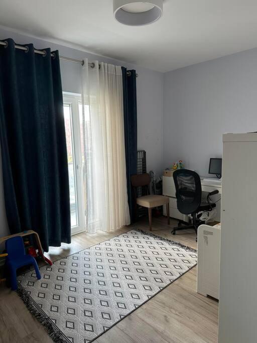 Family Friendly 2 Bedroom Apartment Eden Gardens Tirana City Center Exterior foto