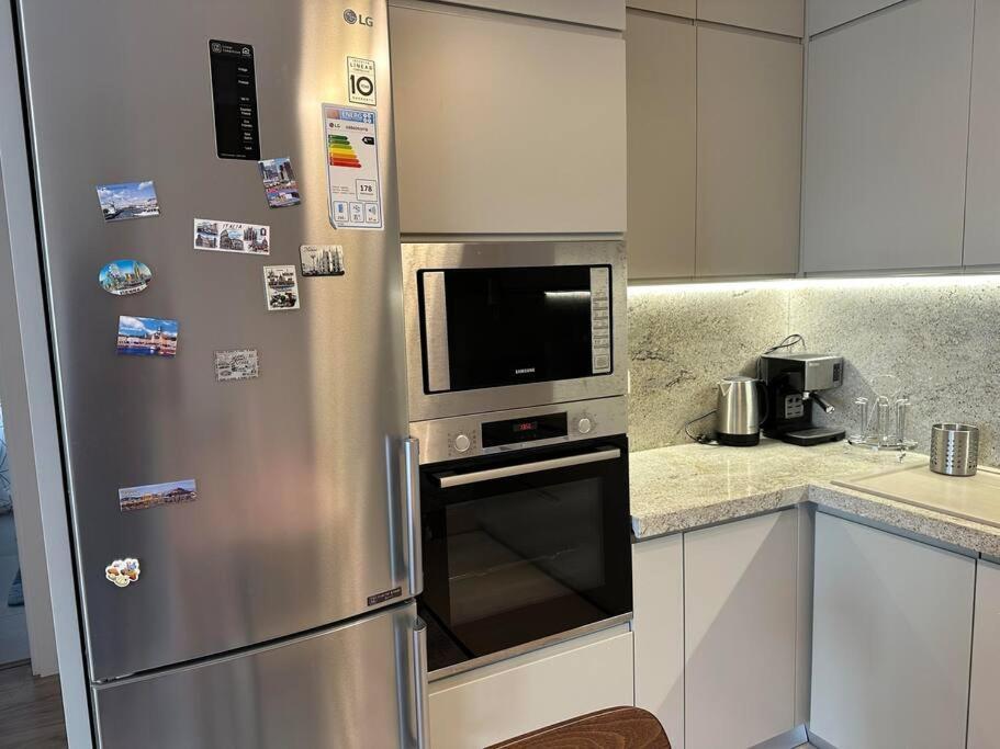 Family Friendly 2 Bedroom Apartment Eden Gardens Tirana City Center Exterior foto